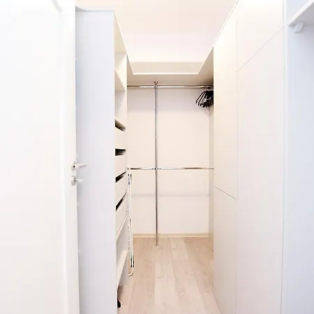 Apartament Solna 105 아파트 *