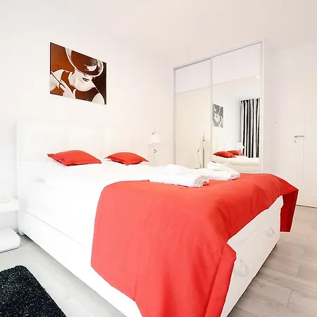 Apartament Solna 105 아파트 *